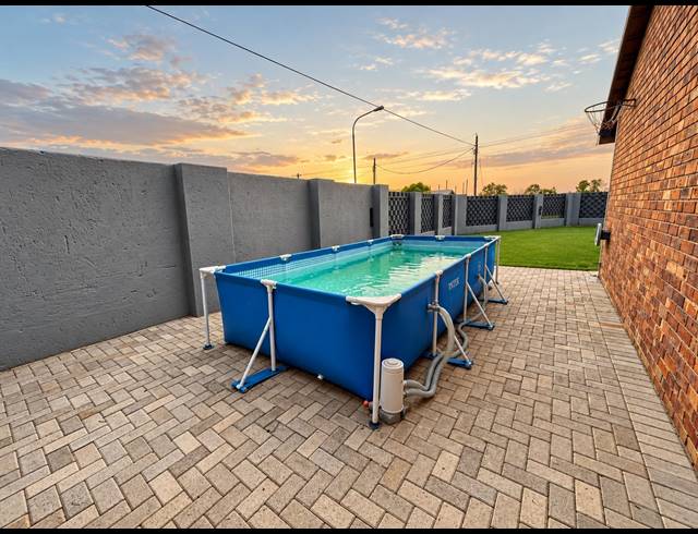 3 BEDROOM HOUSE FOR SALE IN RIVERSDALE